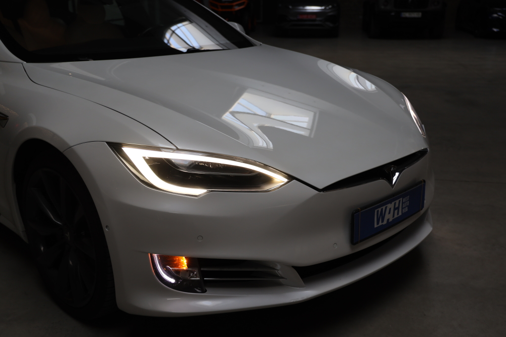 Tesla Model S 2017 фото 5