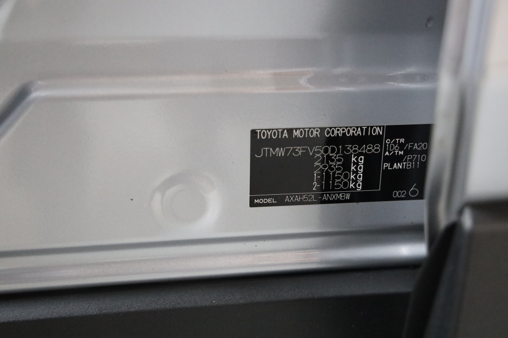 Toyota RAV4 2023 фото 9