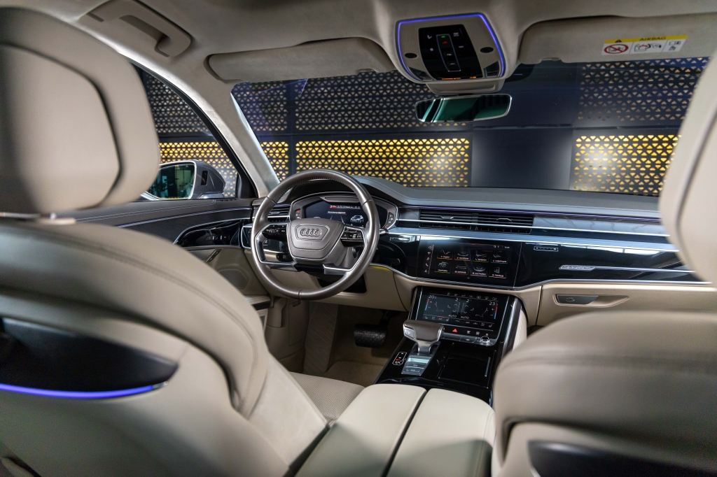 Audi A8 L 2018 фото 32