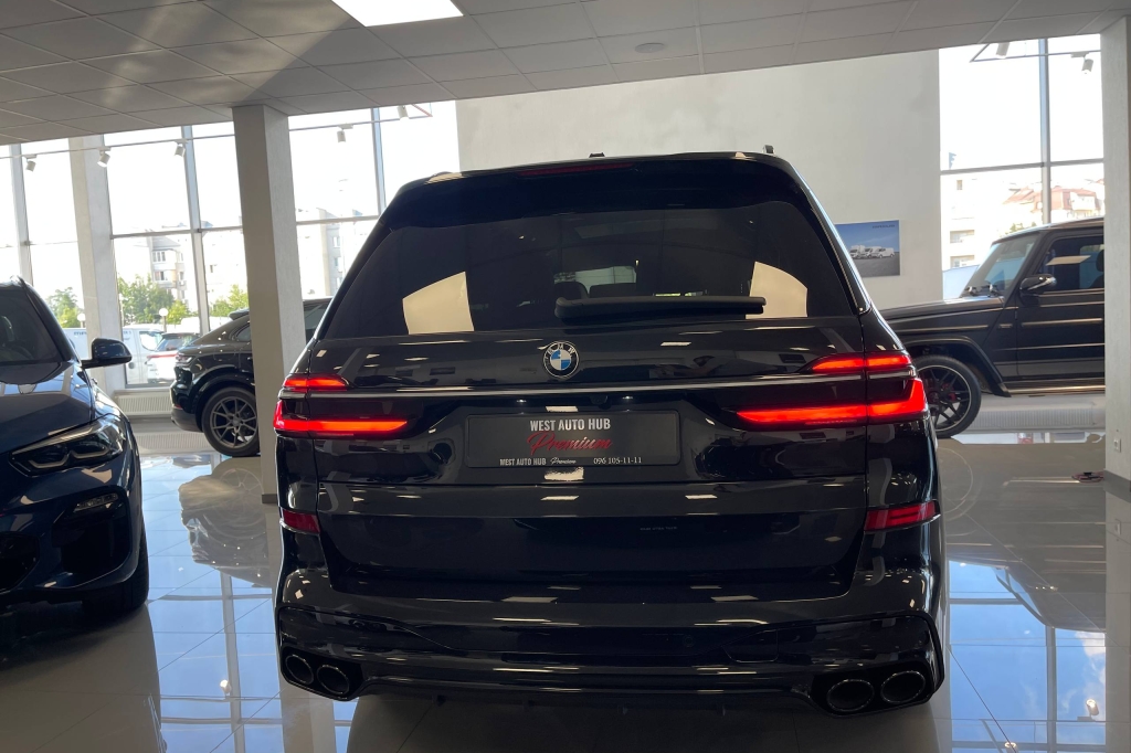 BMW-Alpina XB7 2022 фото 5