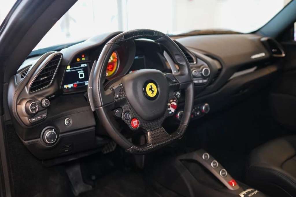 Ferrari 488 2019 фото 2