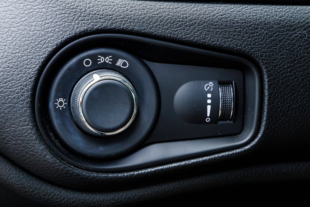 Jeep Renegade Sport 4x4 2015 photo 14