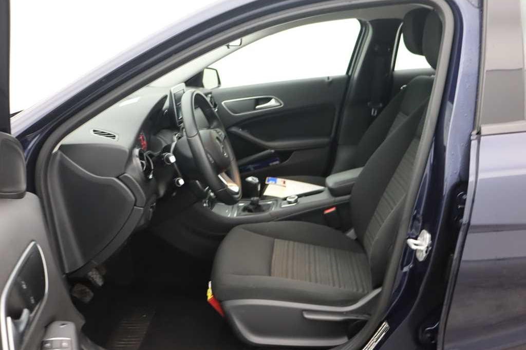 Mercedes-Benz A-Klasse 2017 фото 3