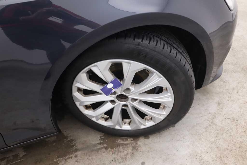 Audi A4 2016 фото 15