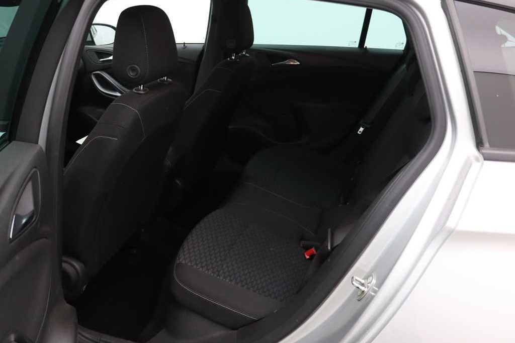 Opel Astra Sports Tourer 2016 фото 5