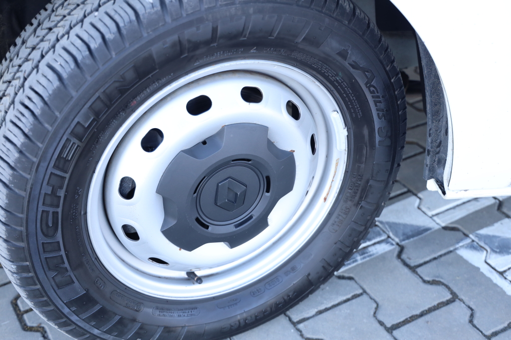 Renault Trafic 2023 фото 20