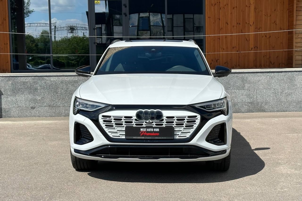 Audi Q8 e-tron 55 114 kWh Quattro S-line 2023 фото 1