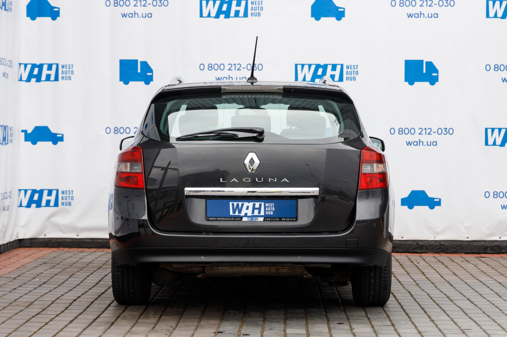 Renault Laguna III 2011 photo 4
