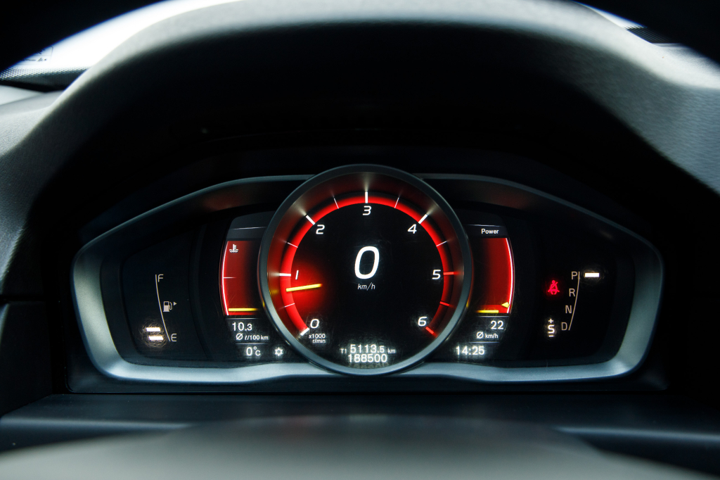 Volvo V70 D4 AWD фото 8