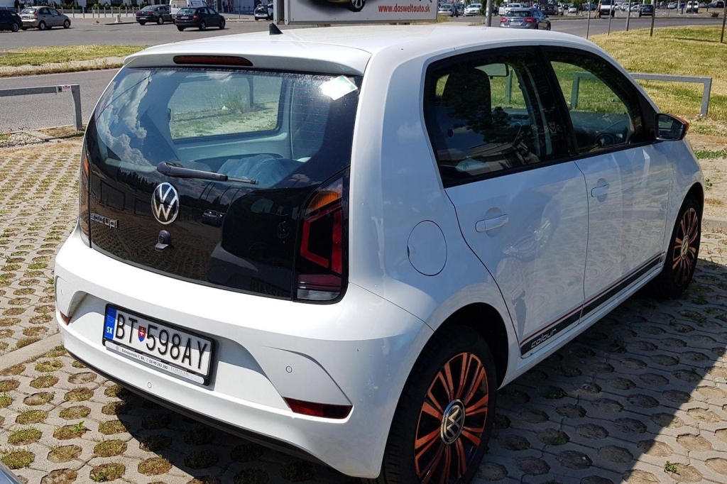 Volkswagen Up 2020 photo 1