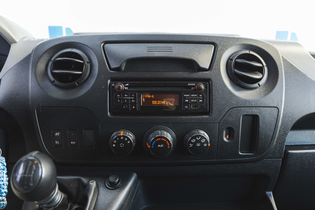 Nissan NV400 2017 photo 17