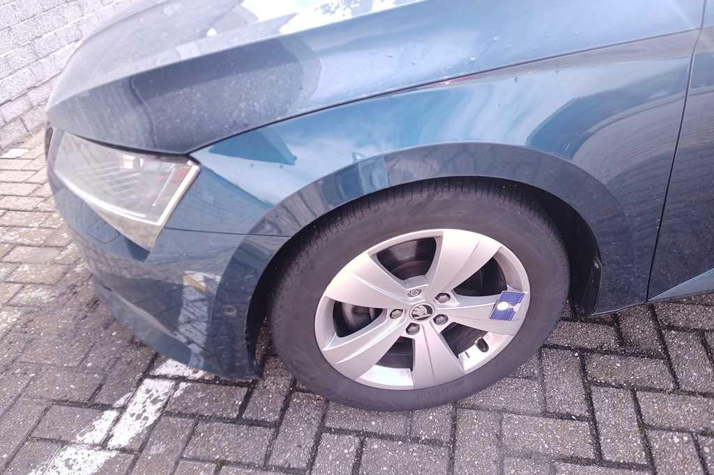 Skoda Superb 2016 фото 10