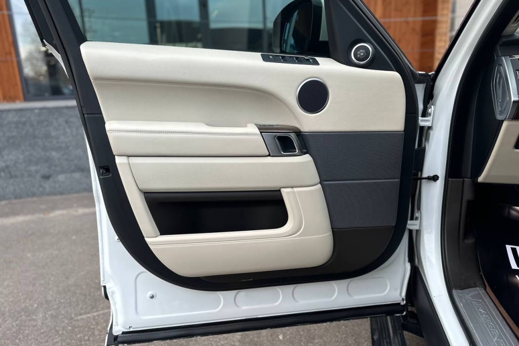 Land Rover Range Rover SE 2016 фото 9