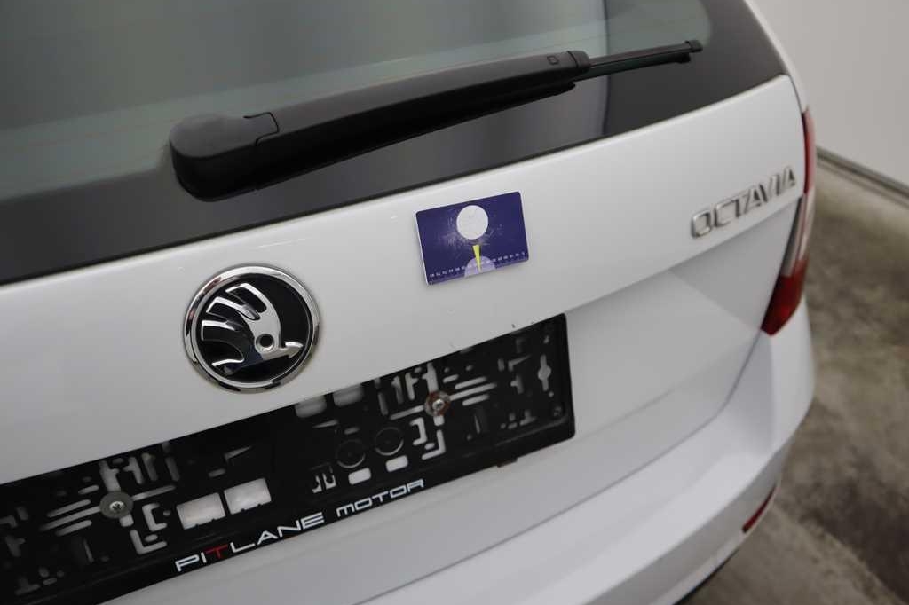Skoda Octavia Combi 2017 photo 16