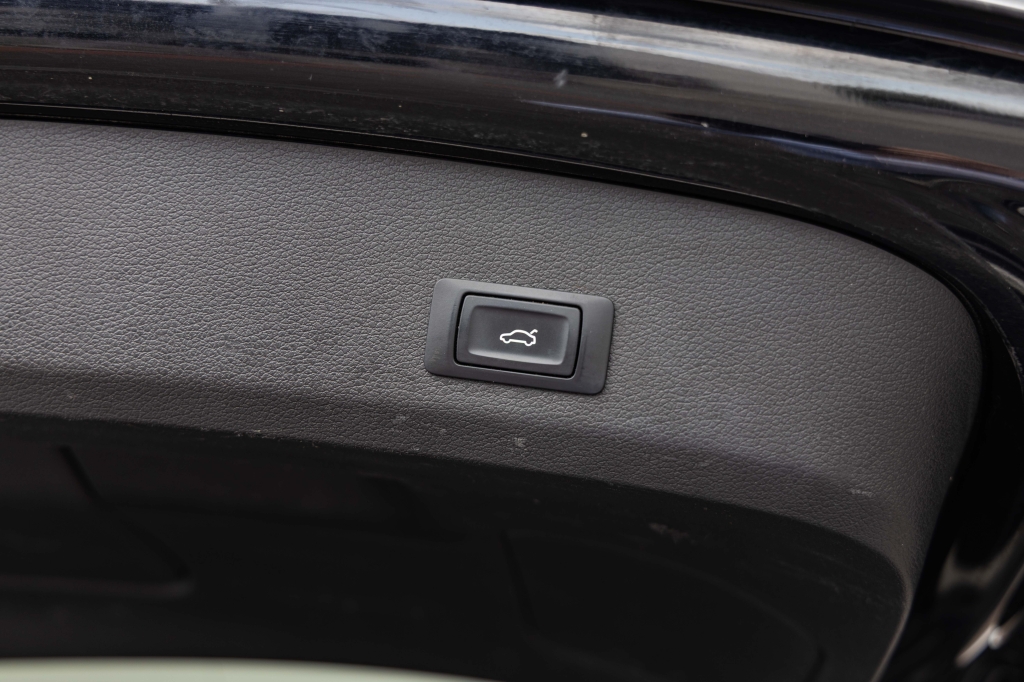 Audi Q7 2015 фото 37