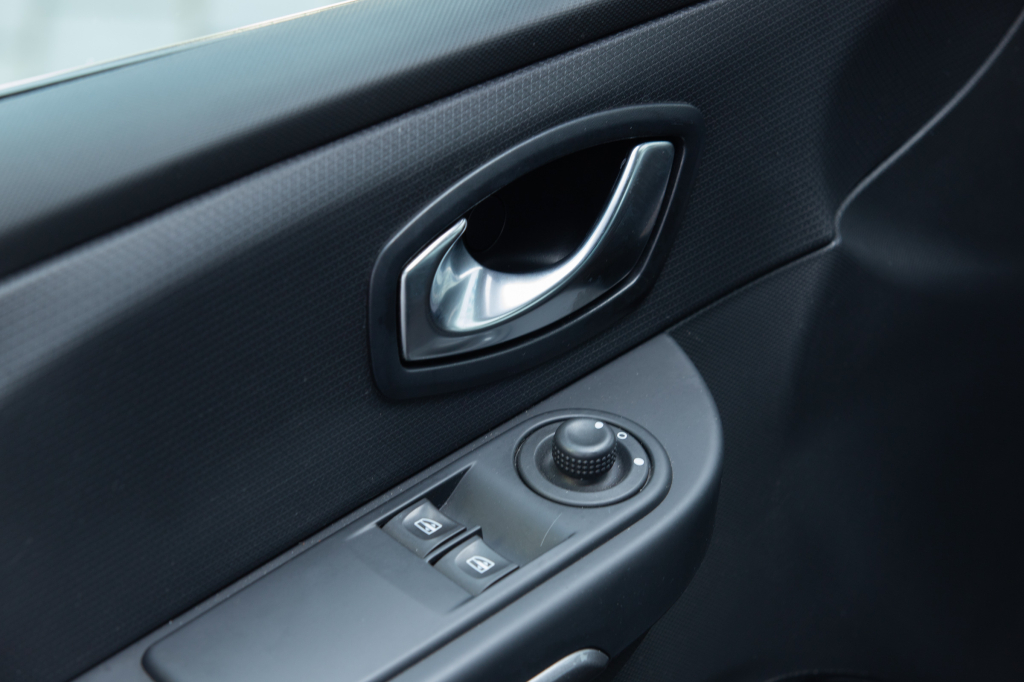 Renault Clio 2015 фото 20