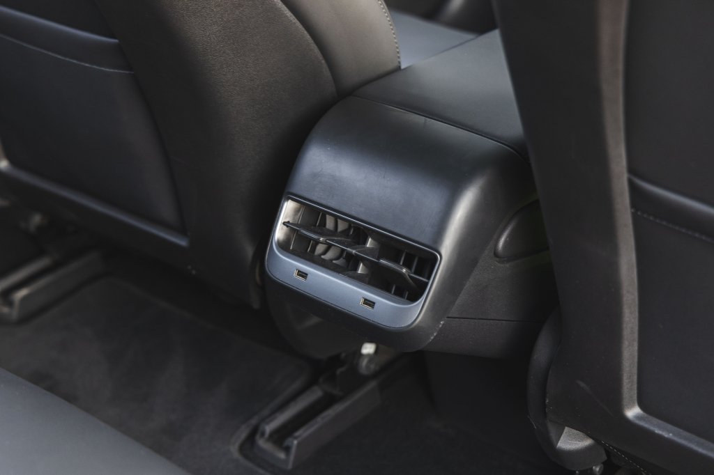 Tesla Model 3 2019 фото 38