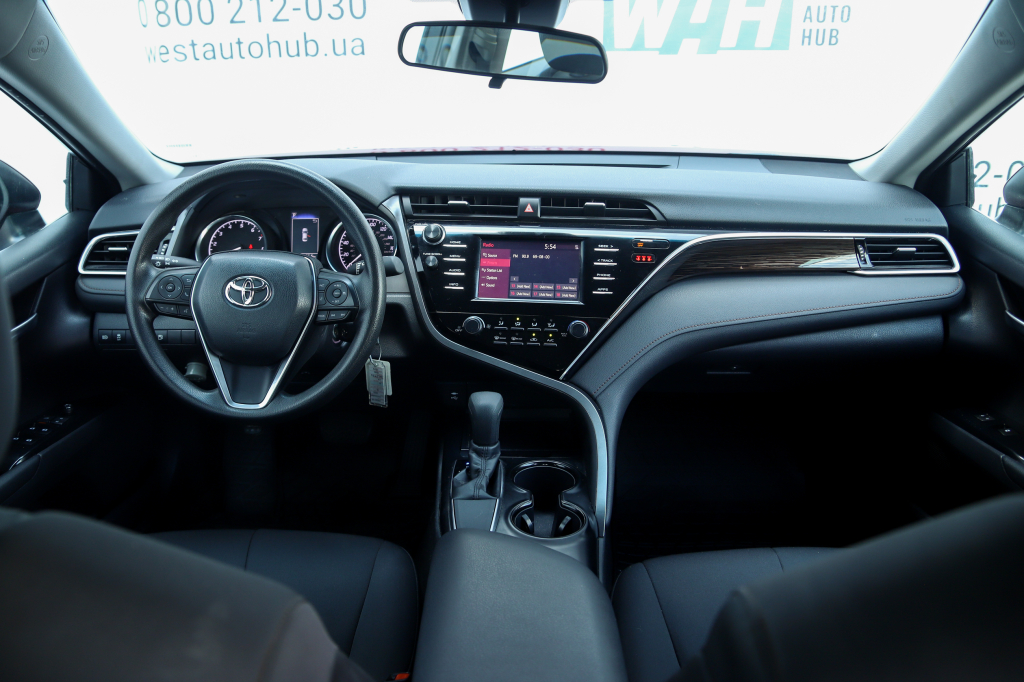 Toyota Camry LE 2017 фото 23