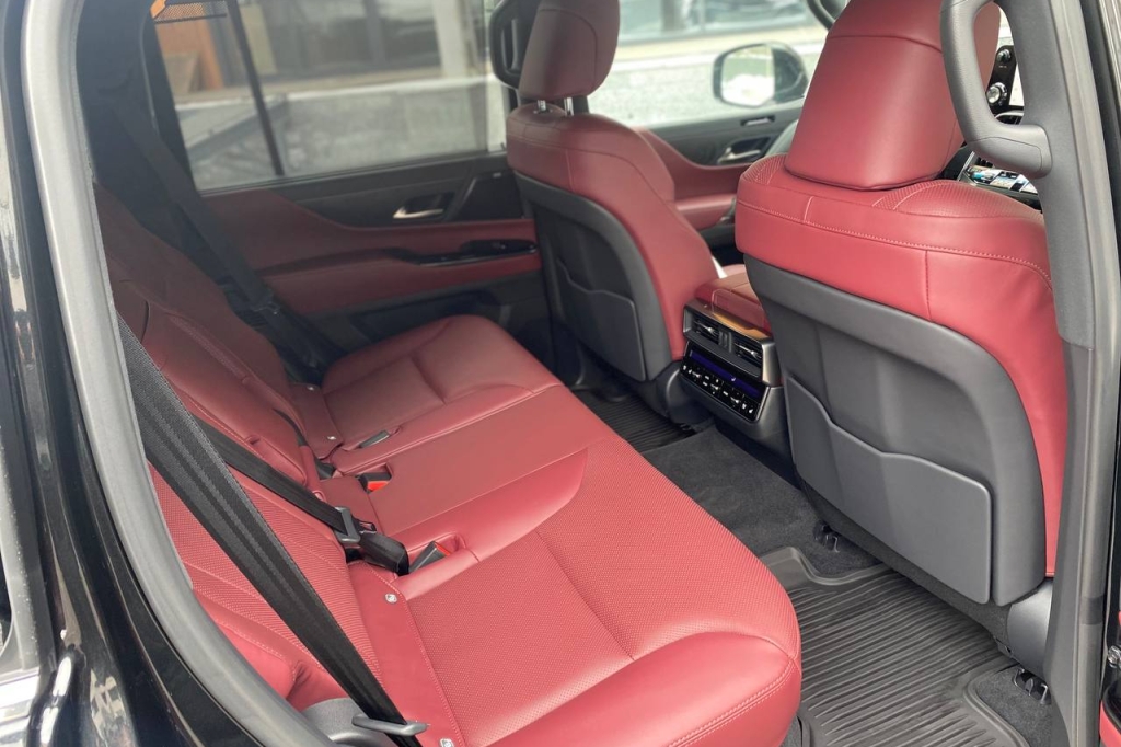 Lexus LX 500d 2022 photo 15