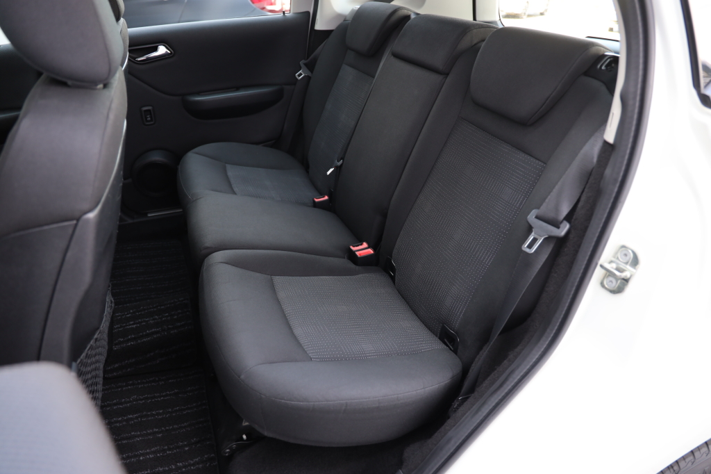 Mercedes-Benz A-Class A180 W169 2011 photo 38