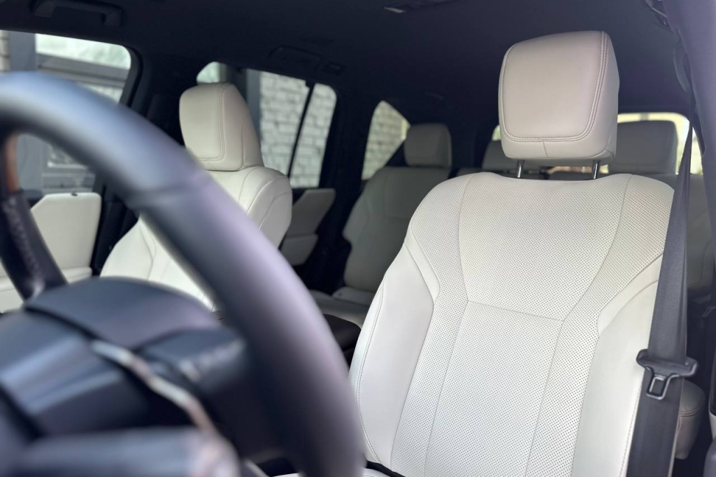 Lexus LX 500d 2022 photo 12