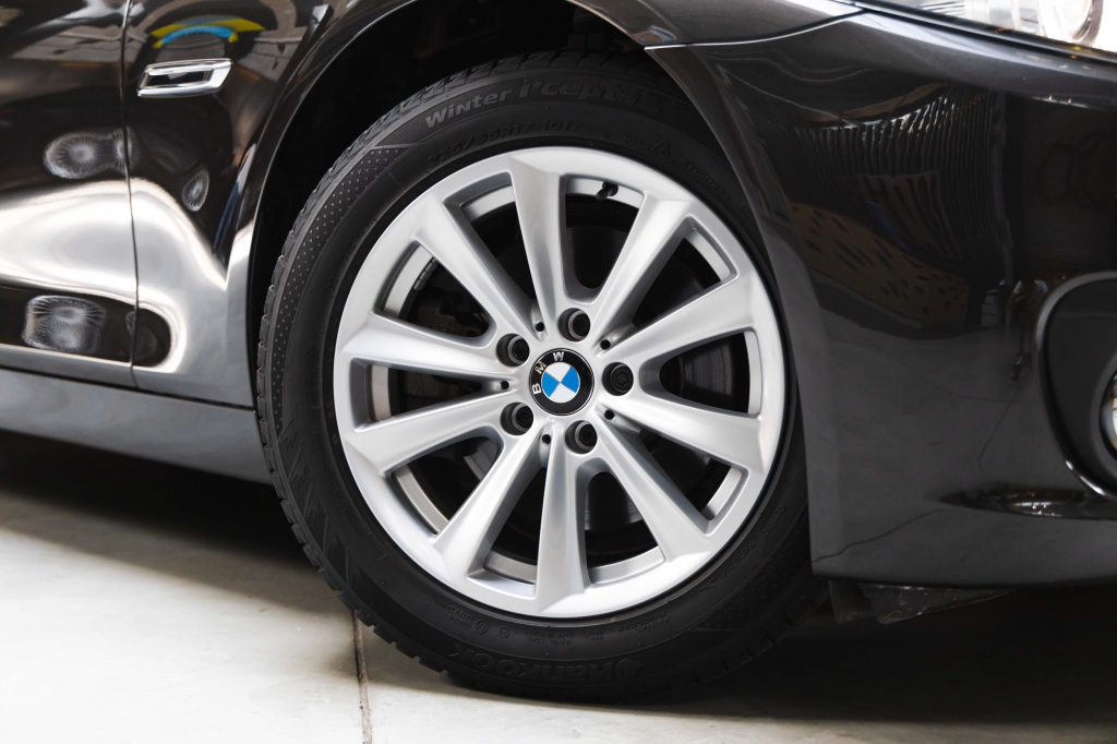 BMW 5 Series 2015 photo 6