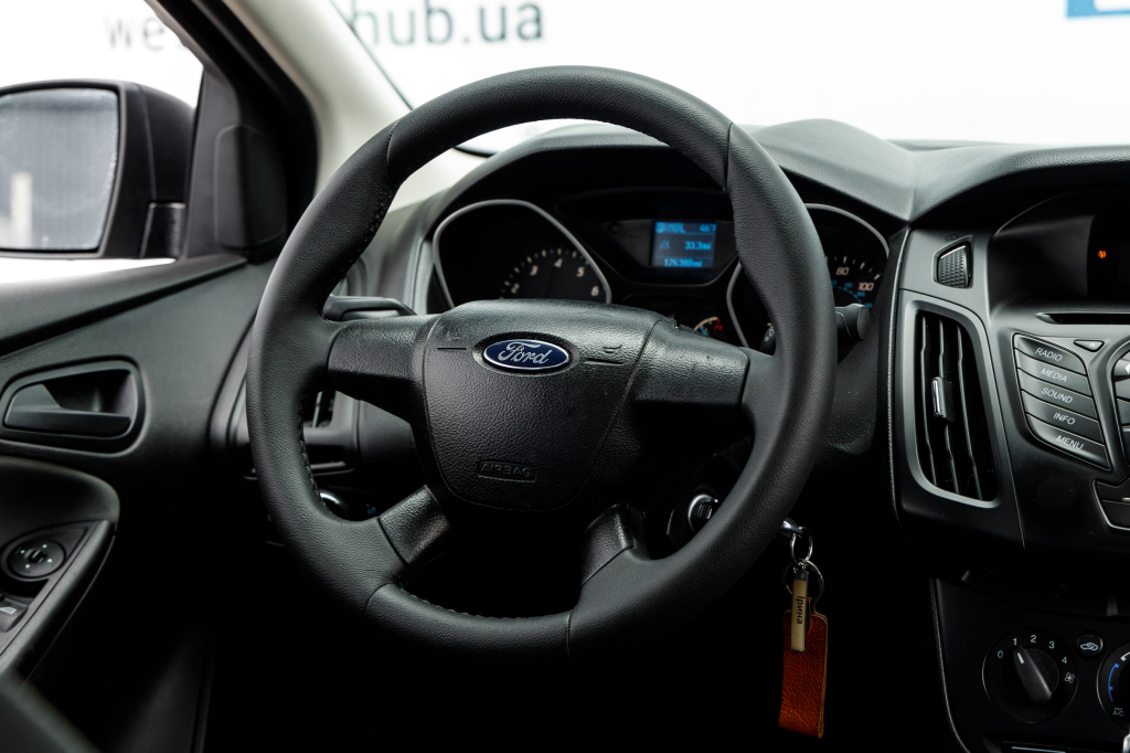 Ford Focus 2014 фото 18