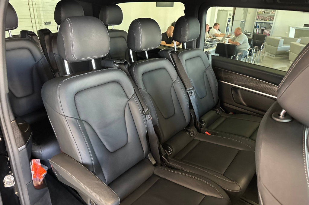 Mercedes-Benz V-Class 300d Extra Long 2023 фото 14