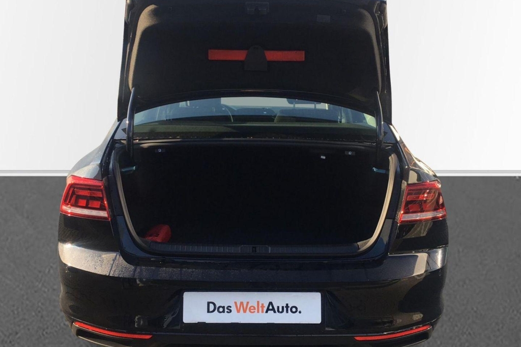 Volkswagen Passat 2021 фото 4