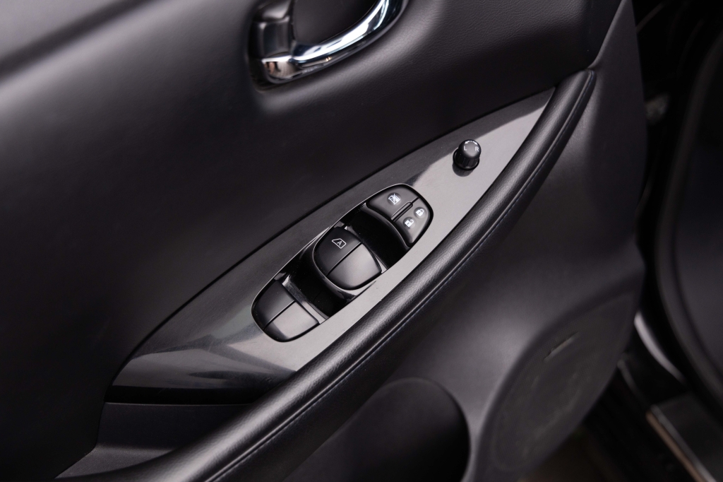 Nissan Leaf 2013 photo 17