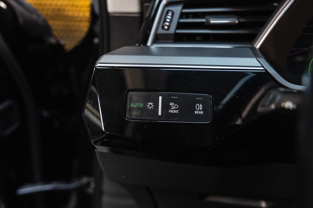 Audi e-tron 2019 photo 26