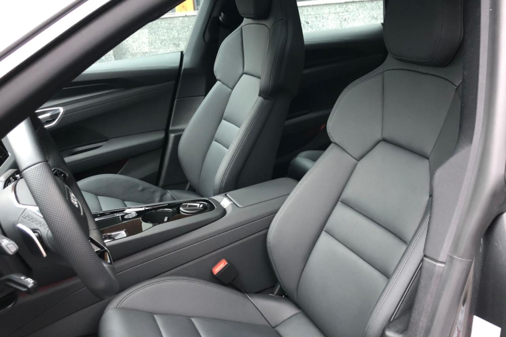 Audi e-tron GT 2021 фото 32