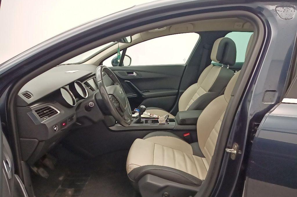 Peugeot 508 SW 2017 фото 4