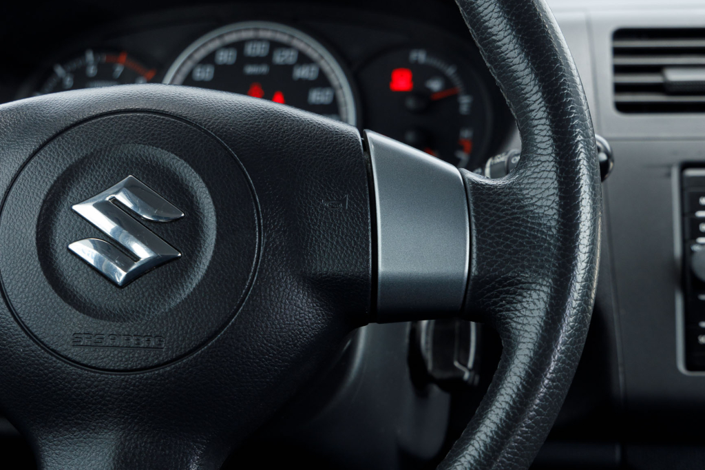 Suzuki Swift 2010 photo 23