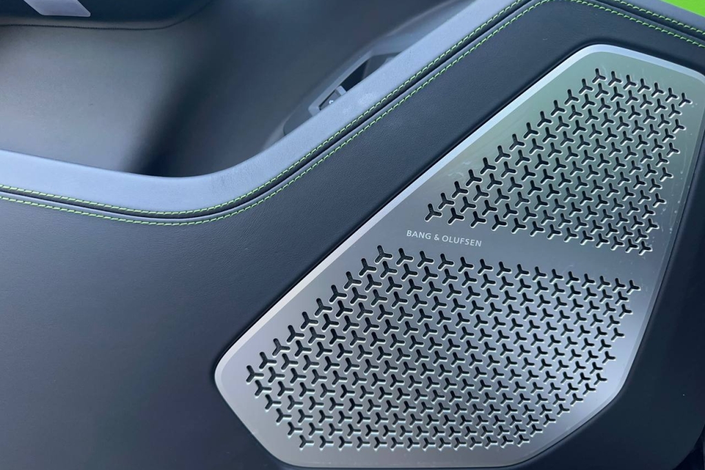 Lamborghini Urus 2019 фото 11