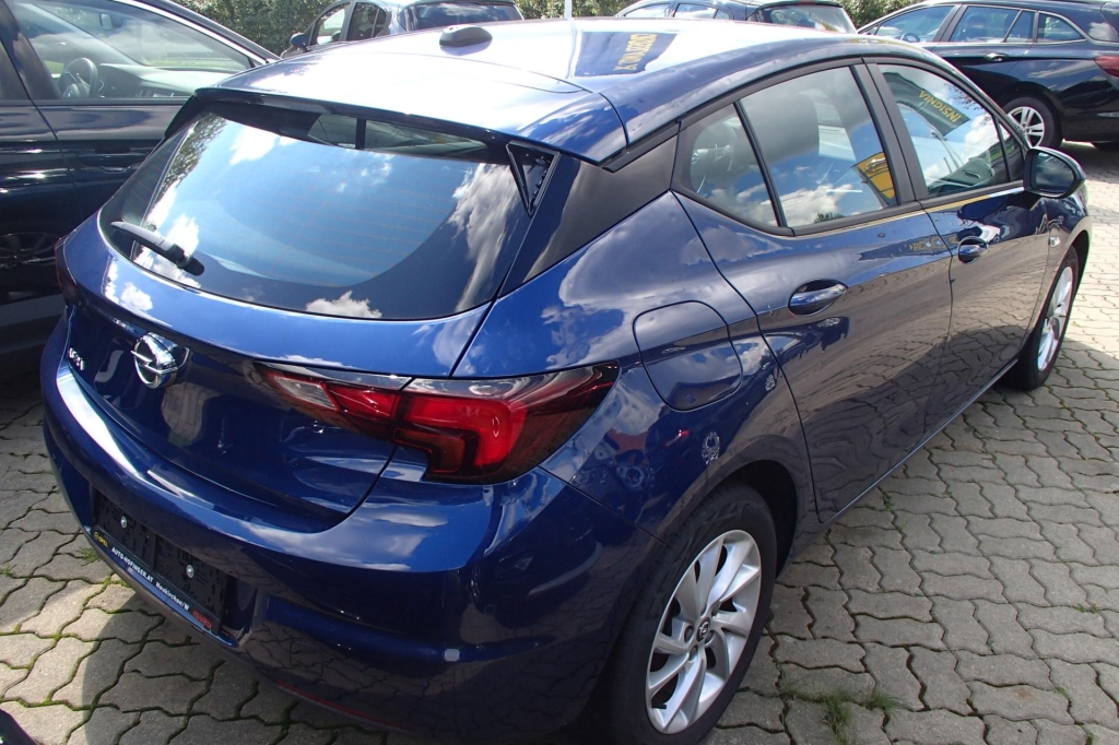 Opel Astra 2020 фото 2