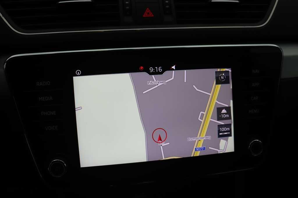 Skoda Superb Combi 2017 photo 7