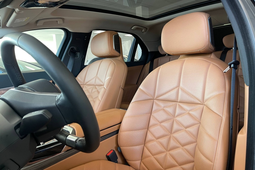 BMW i7 xDrive60 2023 фото 8