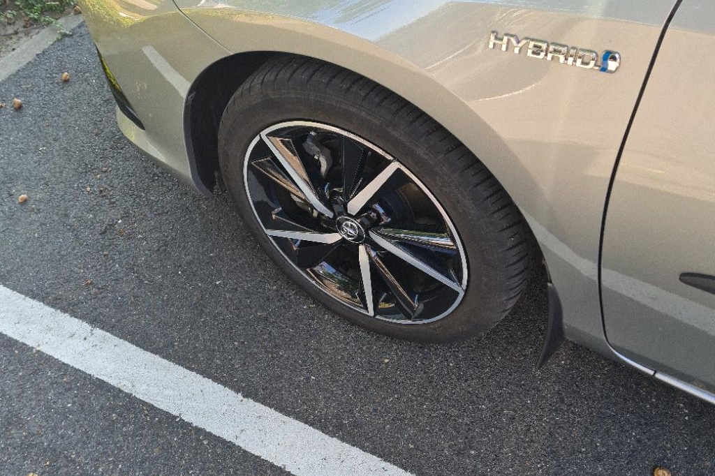 Toyota Auris 2018 фото 7