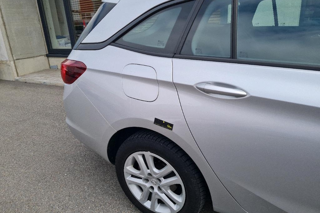 Opel Astra Sports Tourer 2017 фото 9