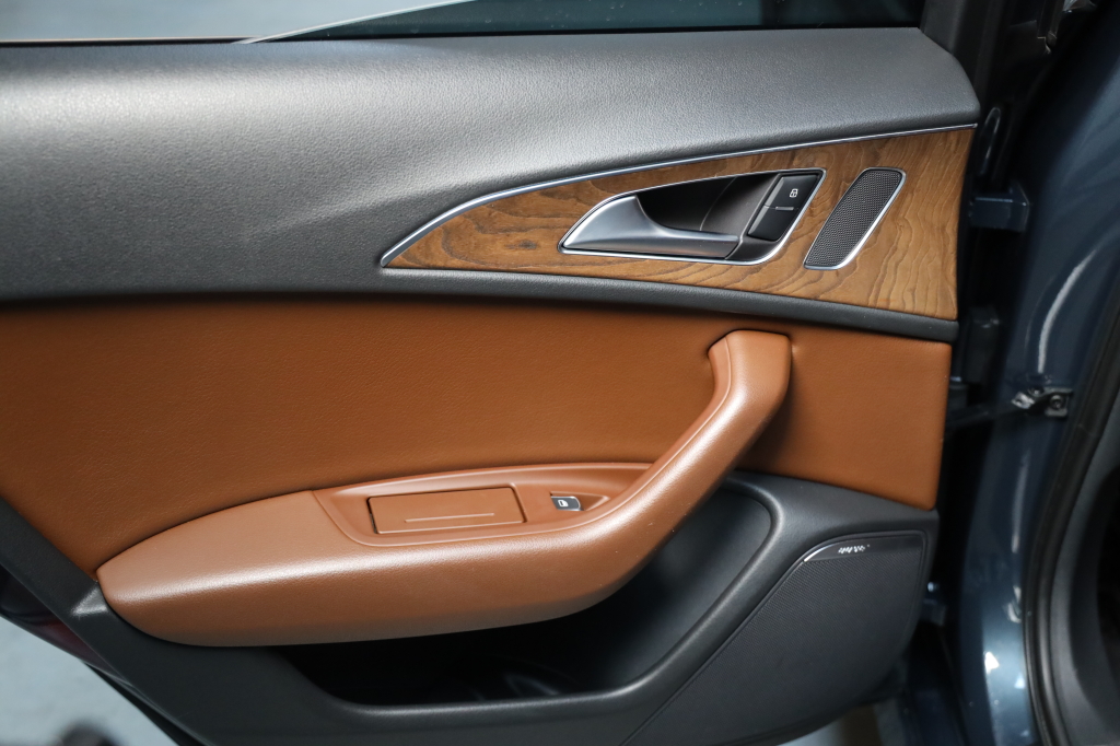 Audi A6 2012 photo 32