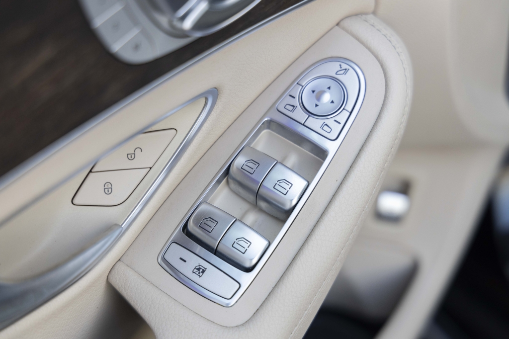 Mercedes-Benz C-Class C300 4Matic 2019 фото 37