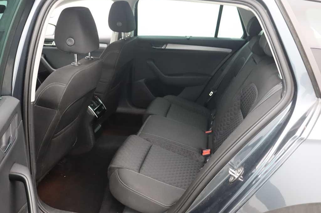Skoda Superb Combi 2017 photo 5