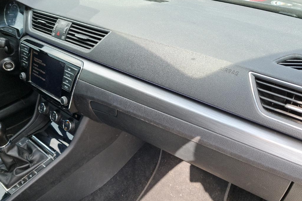 Skoda Superb Combi 2017 photo 33