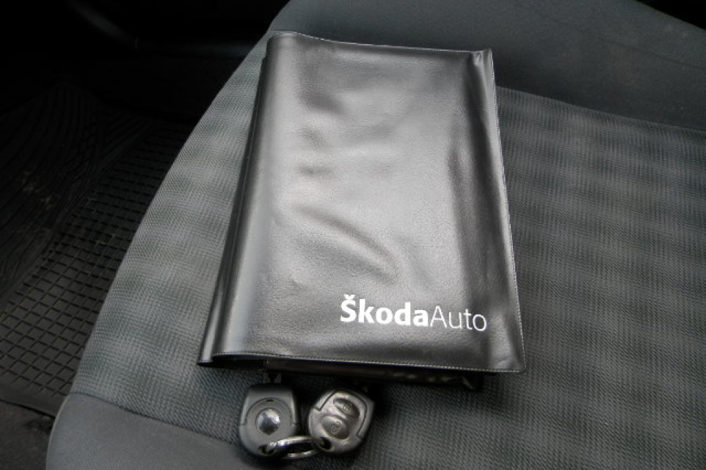 Skoda Octavia Tour 1.6 MPI 2004 фото 12