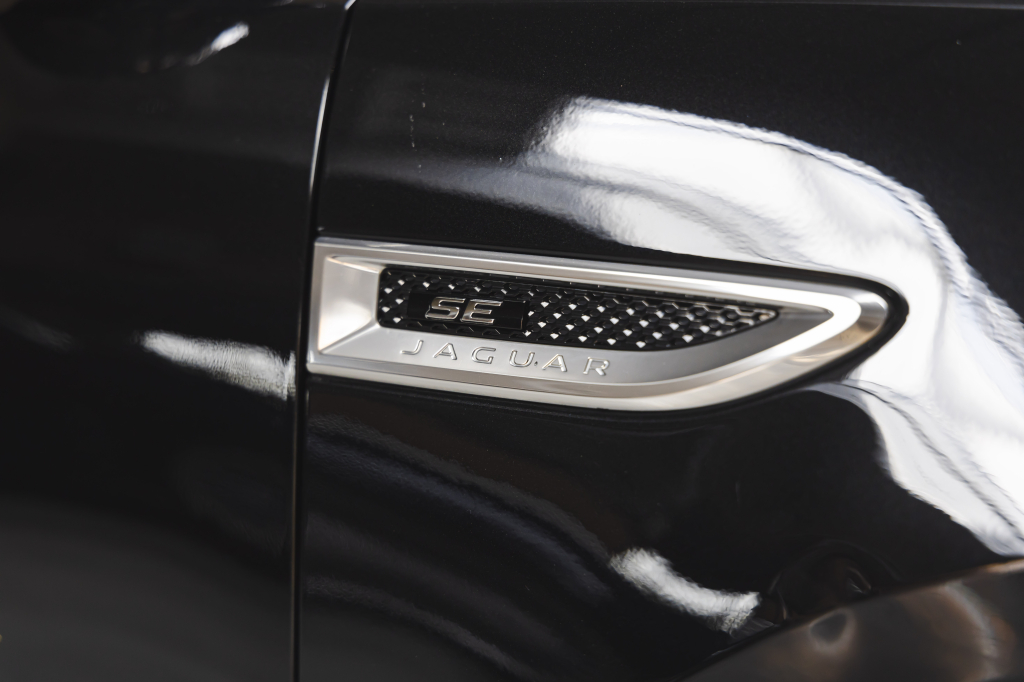 Jaguar E-Pace 2018 фото 6