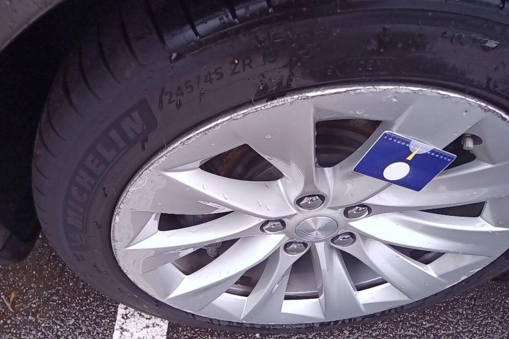 Tesla Model S 2016 фото 17