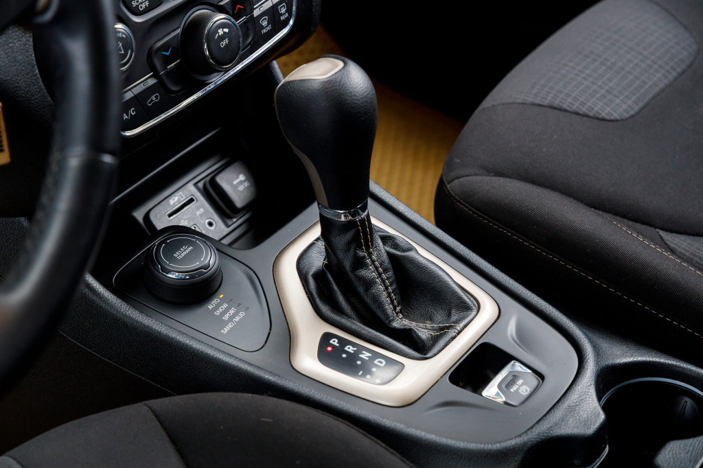 Jeep Cherokee Latitude 4x4 2016 фото 9