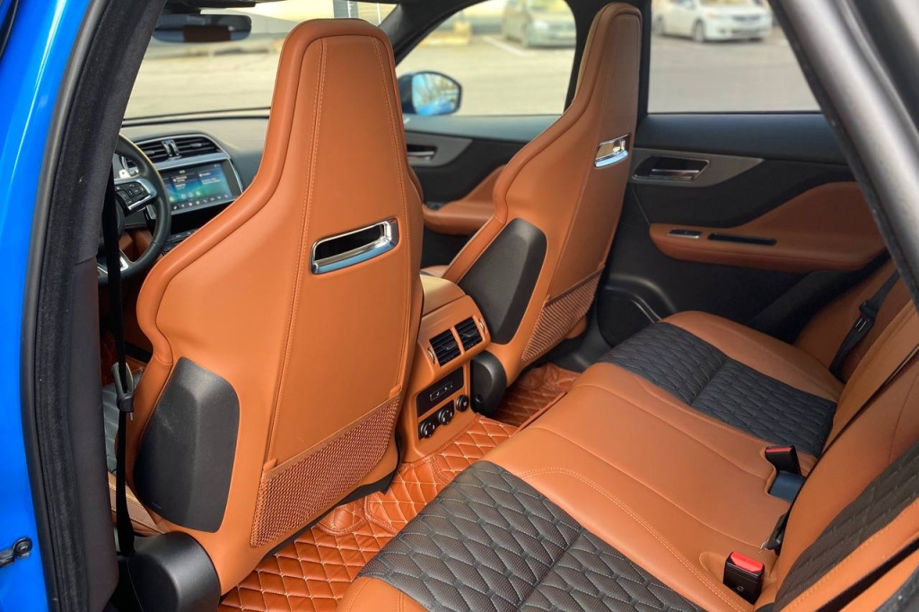 Jaguar F-Pace SVR 2020 photo 13