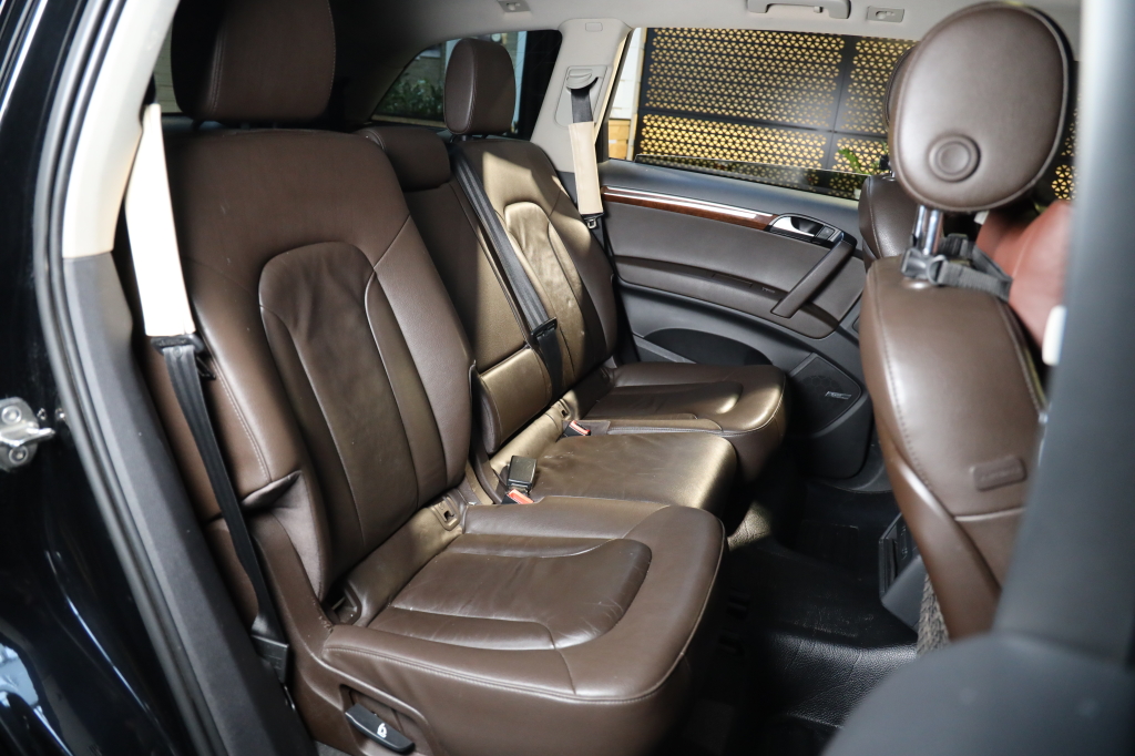 Audi Q7 2015 фото 30